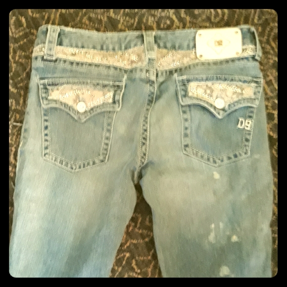District 9 distressed jeans - Picture 1 of 3